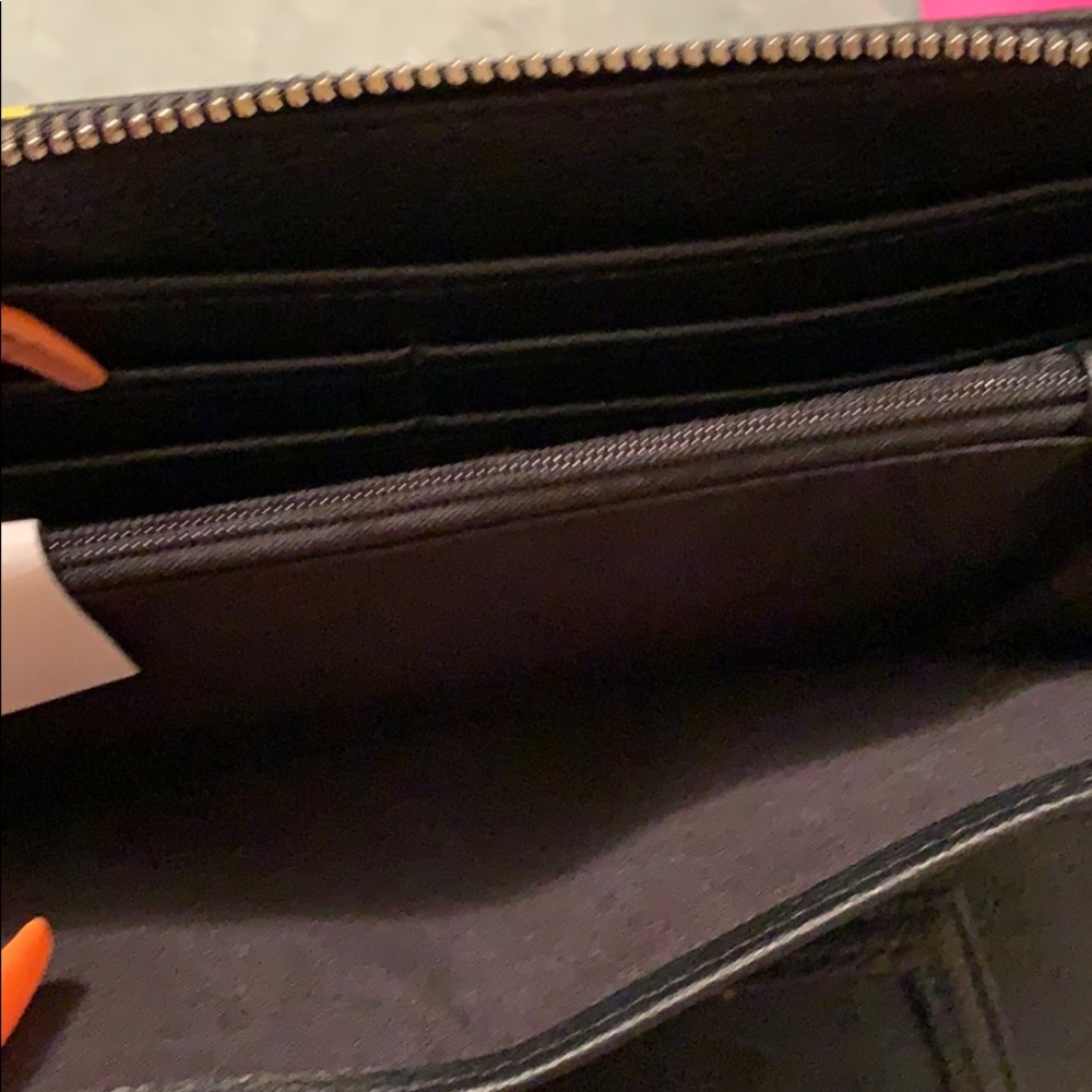 *NEW* Betsey Johnson wristlet - Picture 3 of 3